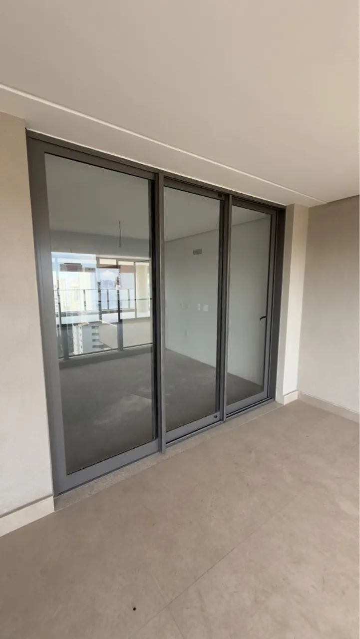 Kit com 3 portas de alumínio grandes com vidro de varanda alto padrão - Foto 3