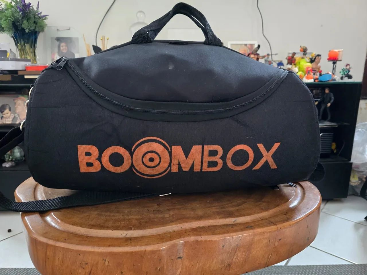 Caixa de Som JBL Boombox - Potente e com Bluetooth - Foto 2