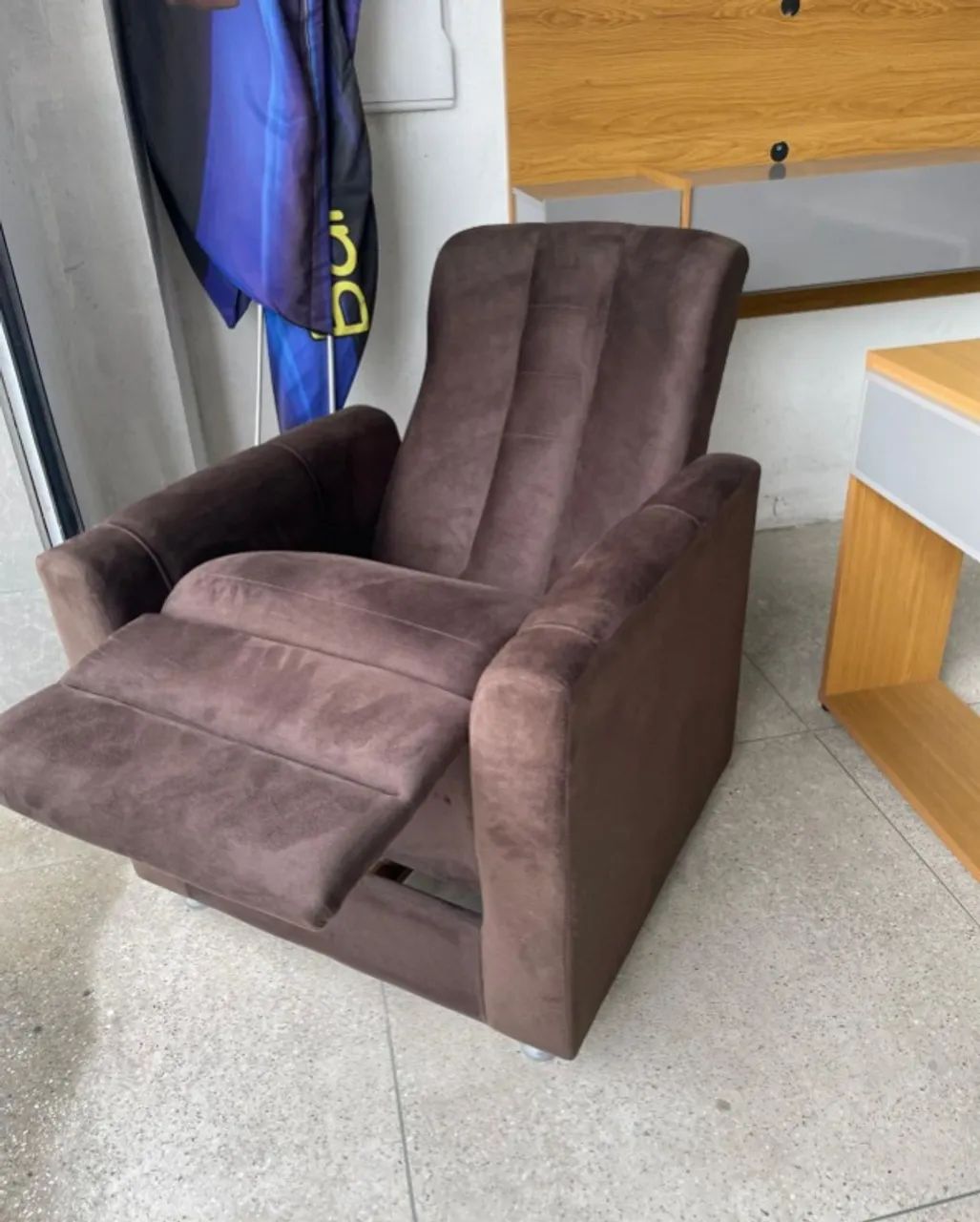 "Bem-estar em Cada Detalhe: Poltrona Reclinável com Design Sofisticado e Tecido Suede Avel - Foto 2