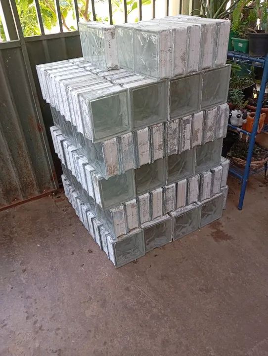 210 Blocos de Vidro para Revestimento