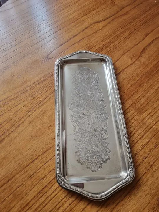 Bandeja de servir em prata