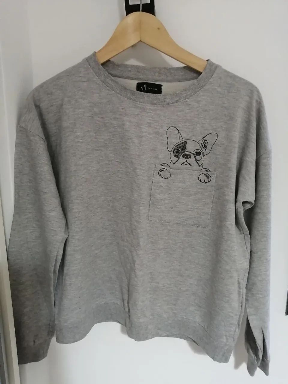 Blusa de Moletom Cinza com Bolso e Bulldog Francês