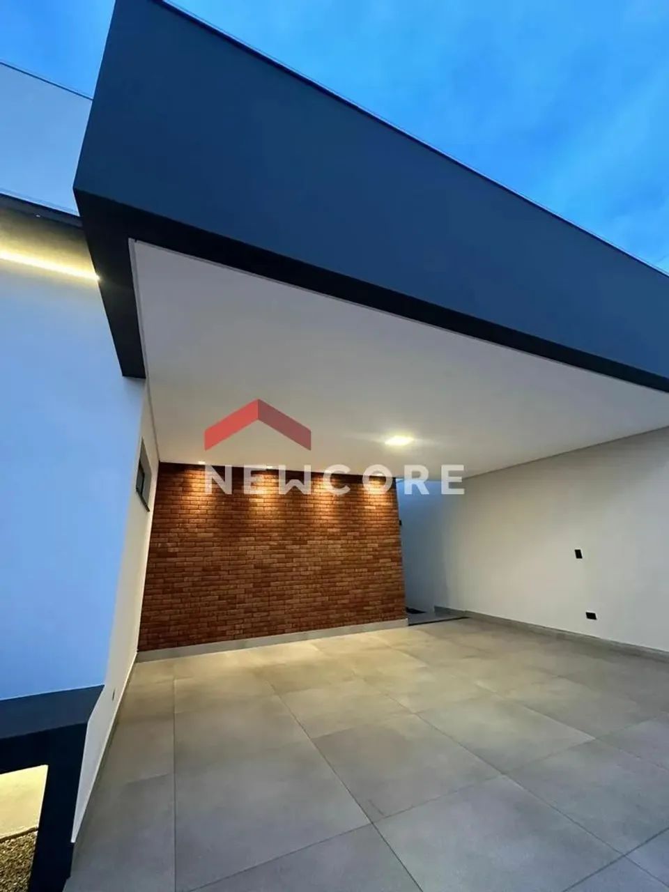 Casa em Rua Pioneiro Jones Sales Pontes - Jardim Munique - Maringá/PR