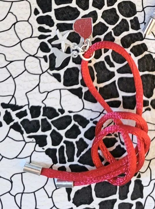 Pulseira de cetim com Pingentes e ponteira de prata 925. - Foto 2