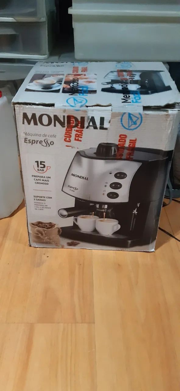 Máquina de Café Expresso Mondial - 127v