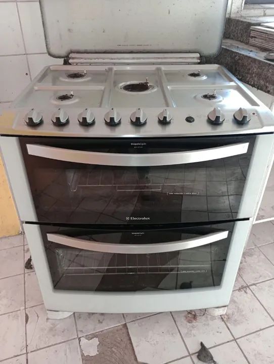 Fogão 4 Bocas Electrolux com Forno Duplo - Semi-Novo - Foto 2