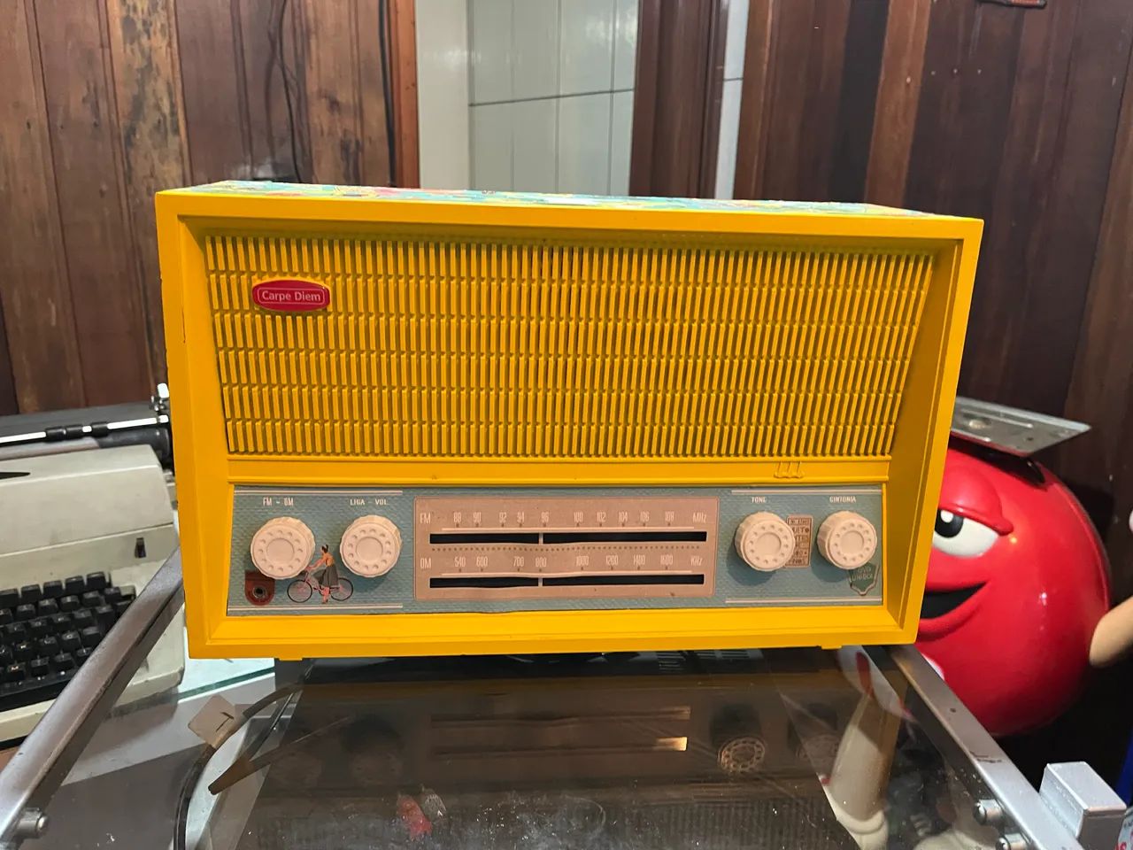 rádio retrô da marca "Carpe Diem" - Foto 4