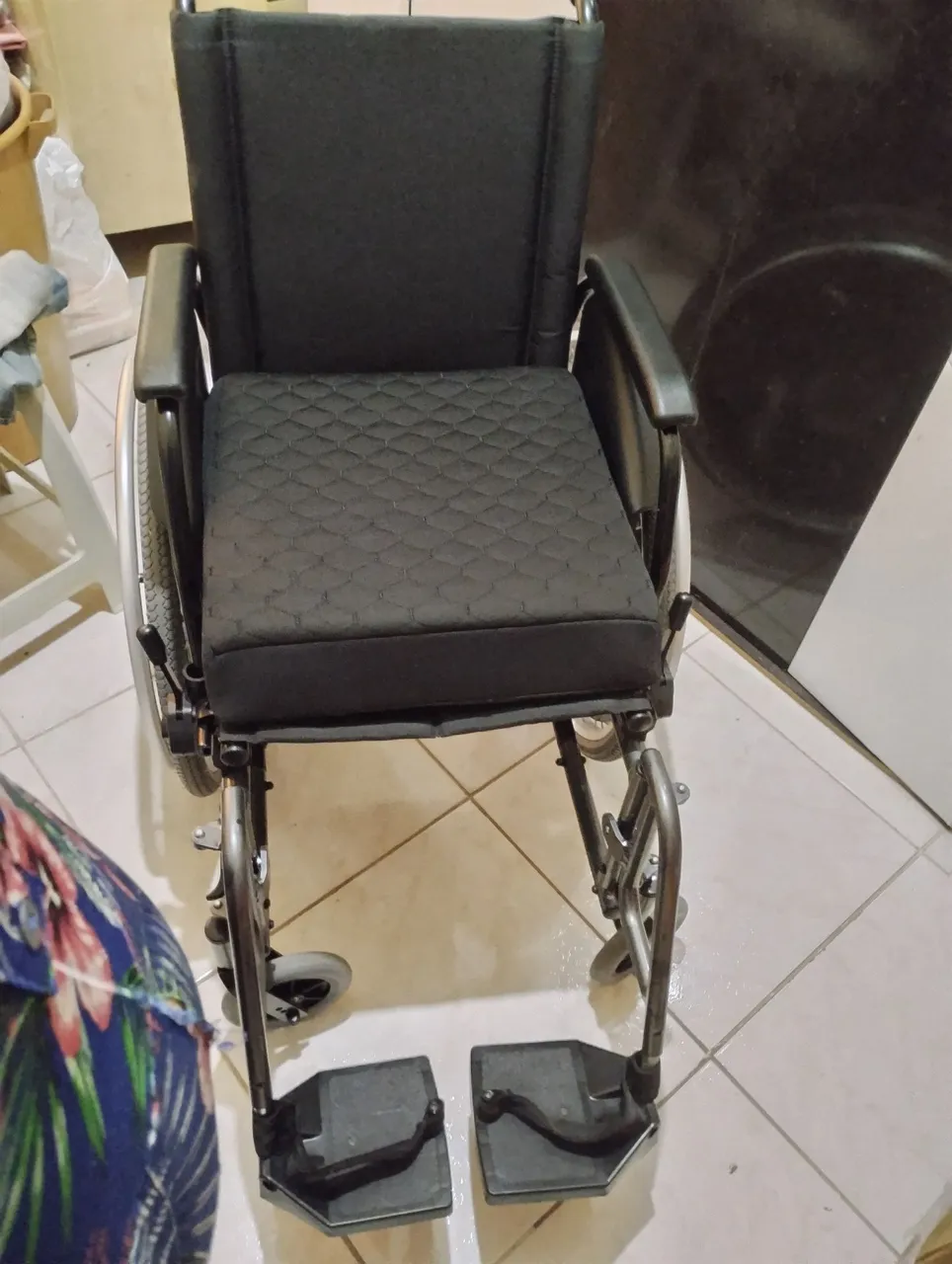 Cadeira de Rodas Confortável e Prática