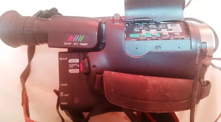 Filmadora Jvc Vhs-C Compacta Antiga Visor Color Funcionando sem bateria - Foto 4