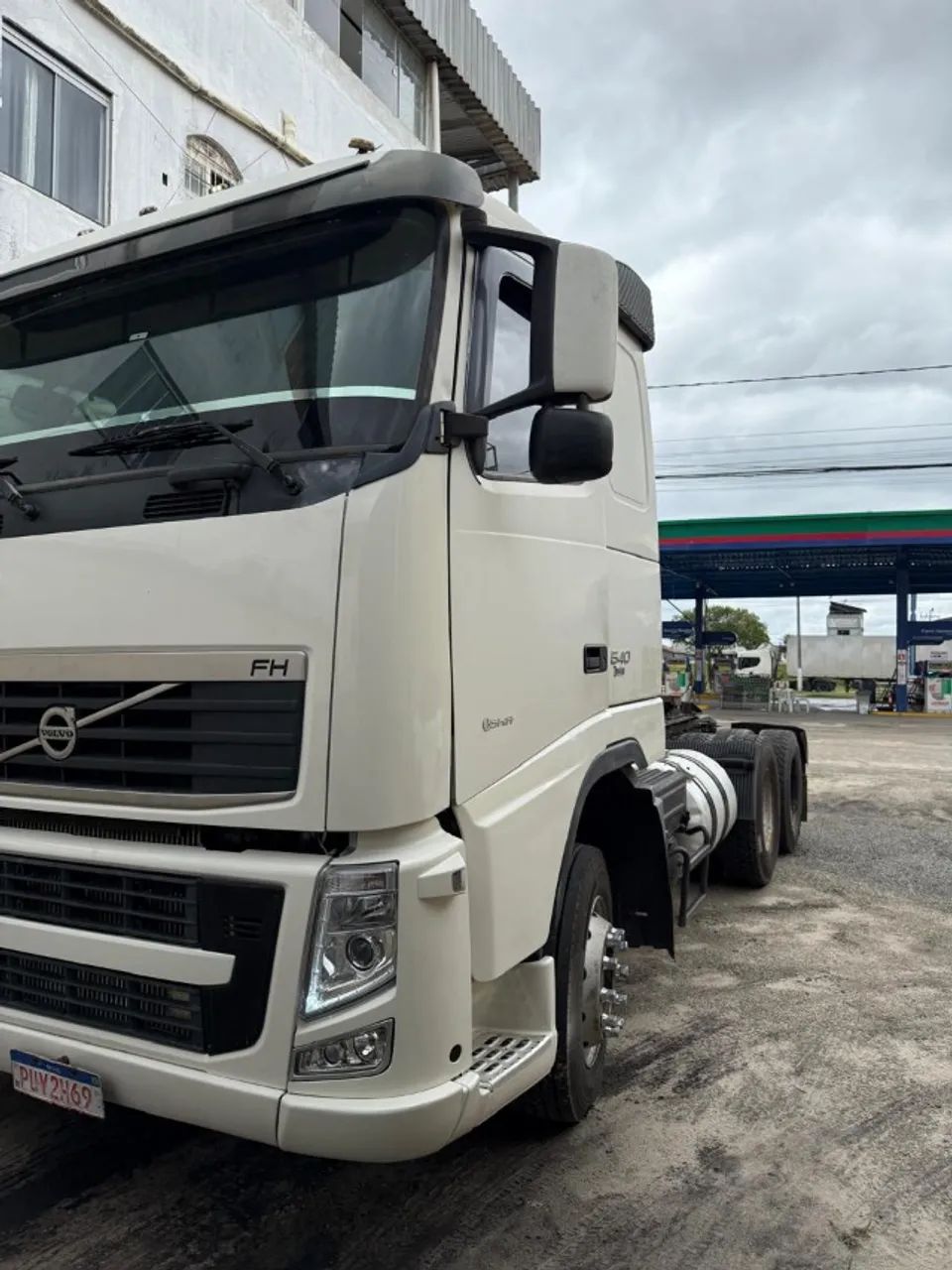 Volvo FH 540 6x4 2014 Branco - Foto 2