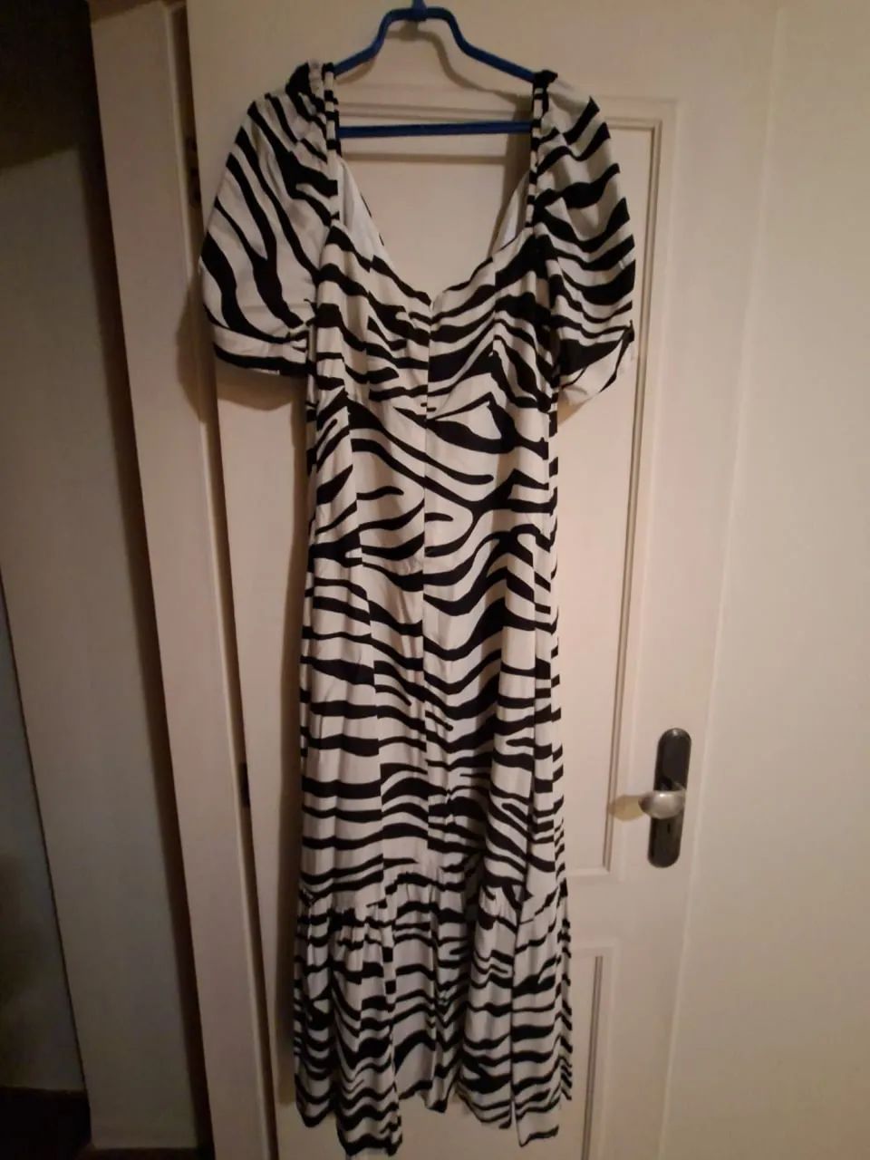 Vestido longo preto e branco