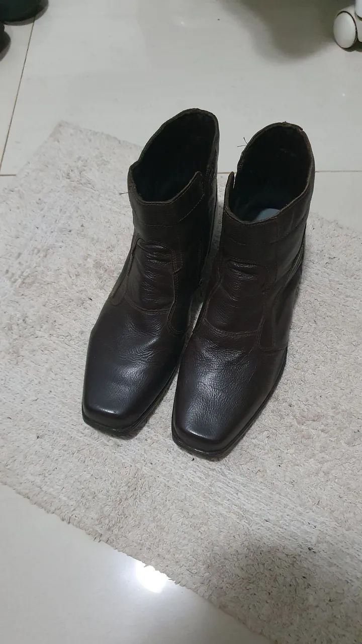 Botas em couro marrom 44