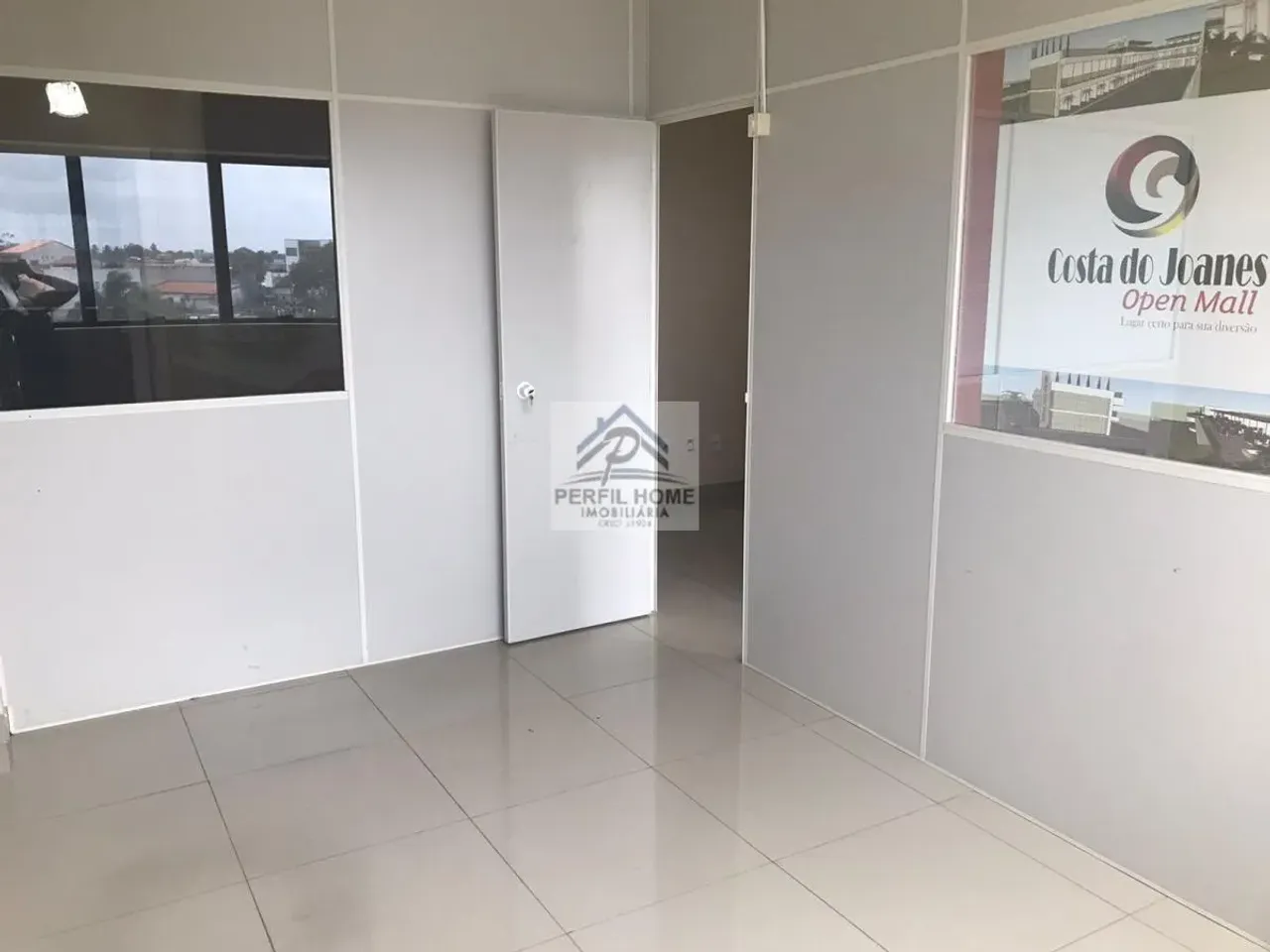 Sala Comercial para Venda em Lauro de Freitas, Recreio Ipitanga, 1 banheiro, 1 vaga