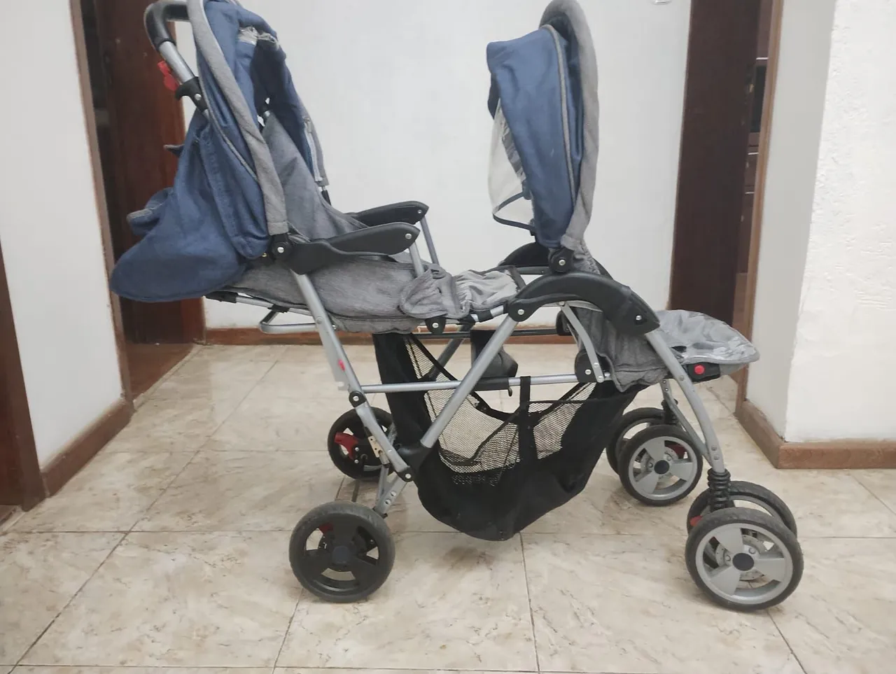 Carrinho de Bebê Duplo