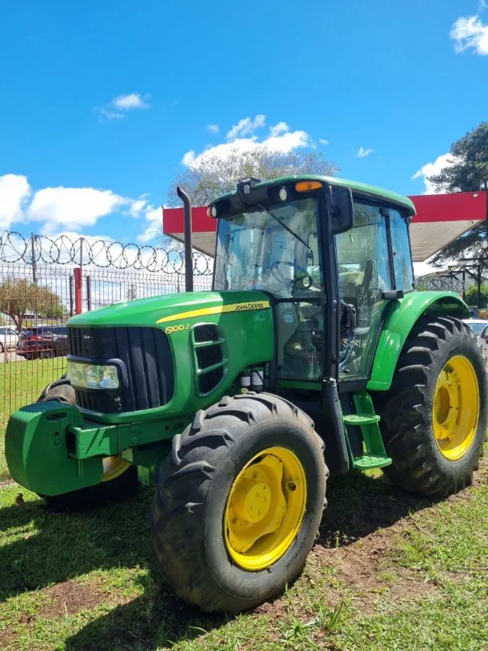 Trator JD 6100J 100CV ANO 2022 CURITIBA  - Foto 2