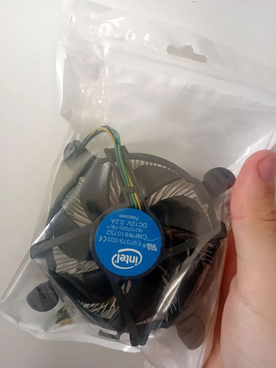 Processador + Ventilador Intel Core i3-8100 8ª geração com video integrado - Foto 2