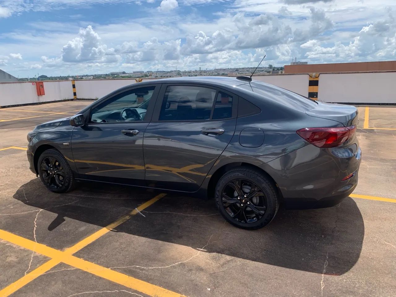Onix sedan LTZ turbo automático 2025 - particular  - Foto 5