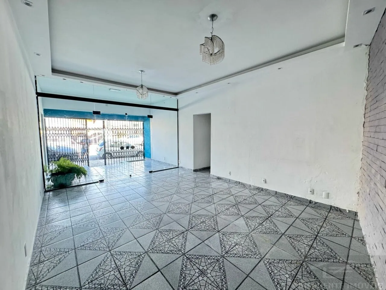 Salão Para Locação na Av. Boturussu, Zona Leste ,São Paulo - SP, com 124M²
