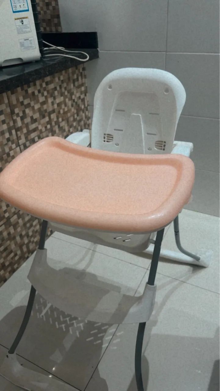 Cadeira de alimentação do bebê 