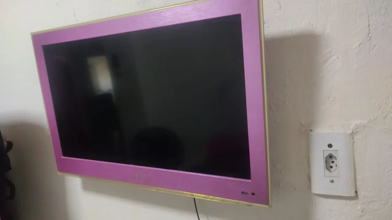 TV Rosa Philco 24 polegadas 