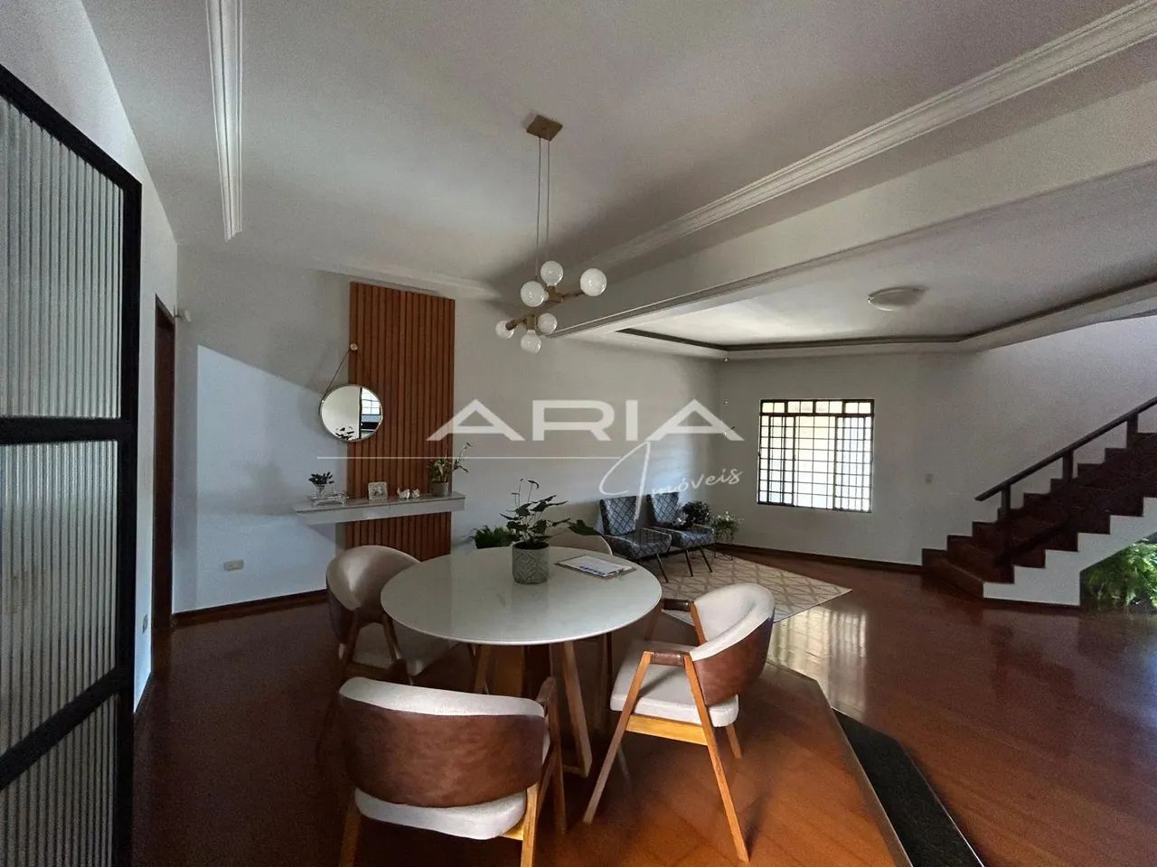Casa à venda no Jardim Alvorada, região oeste de Londrina/PR
