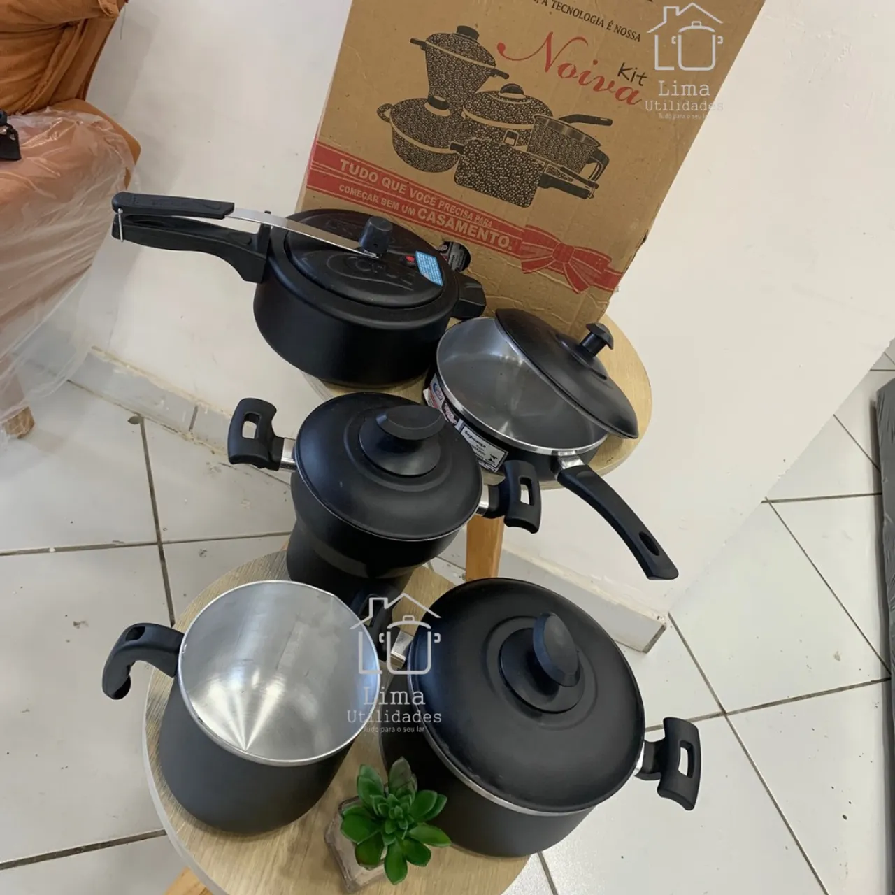 Panela+ cuscuzeira + pressão + leiteira e frigideira
