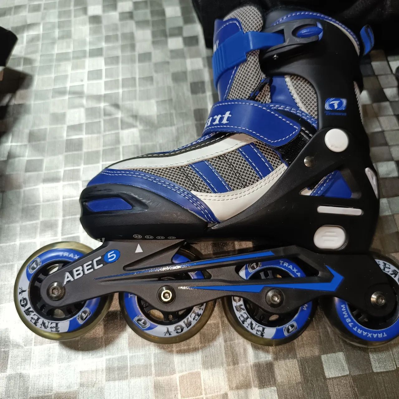 Patins Inline Abel 5 - Tamanho 33 ao 36 - Traxart + proteção e capacete Traxart - Foto 2