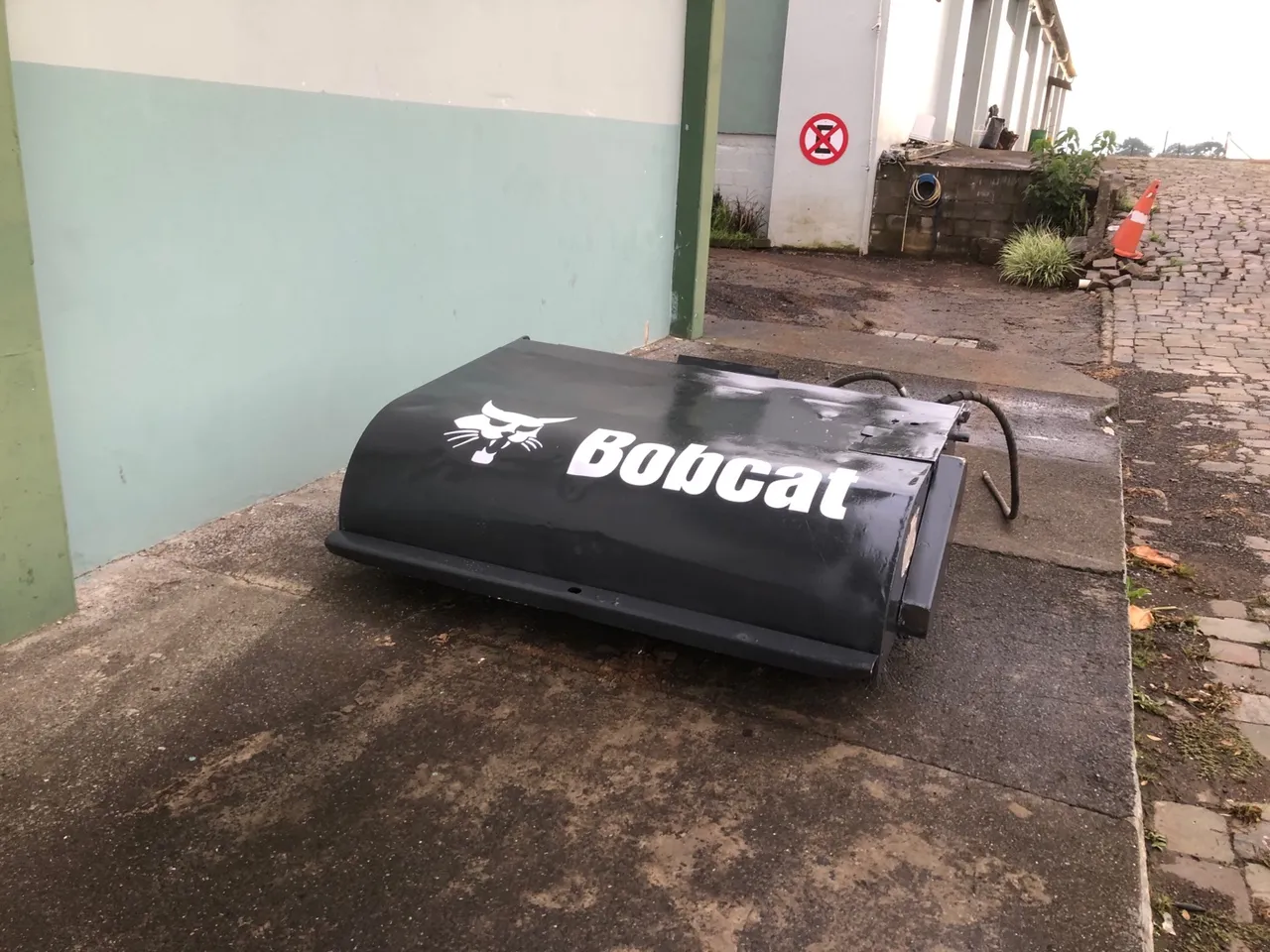 Vassoura BOBCAT ORIGINAL 60 polegadas