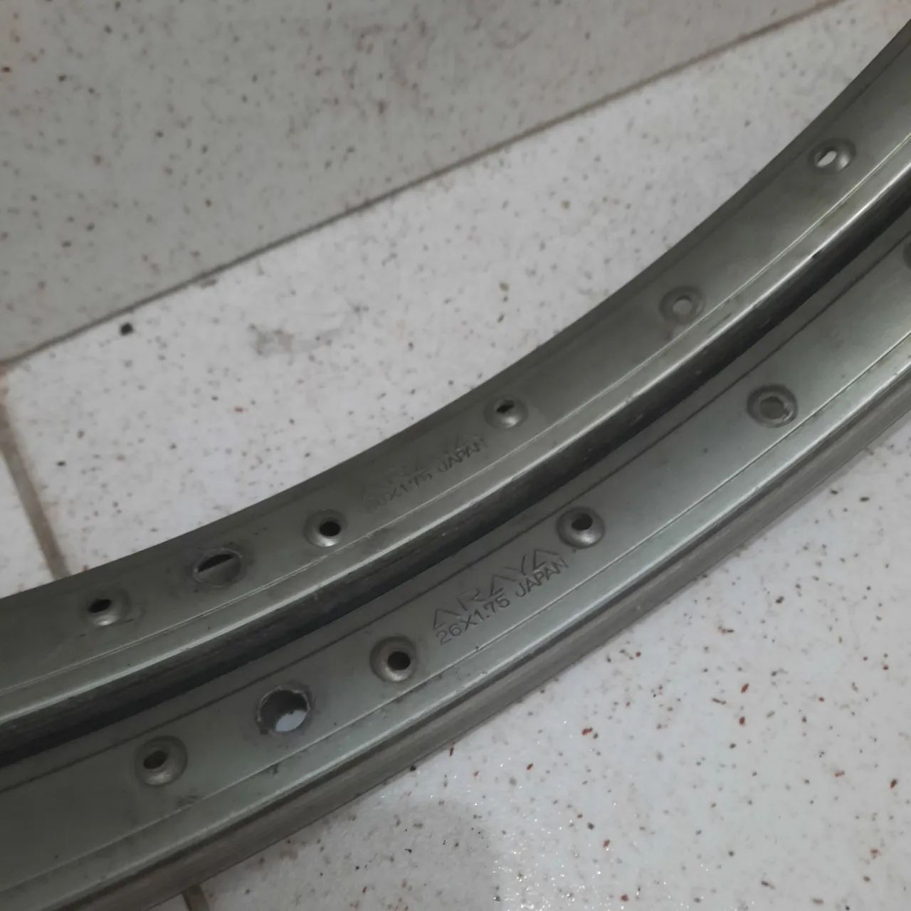 Aro Araya 26x1.75