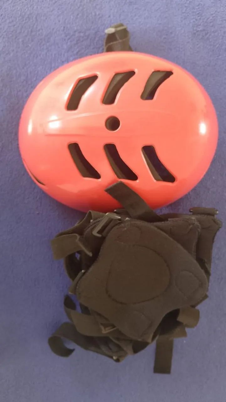 Capacete, protetor de canela , joelho e ombro 