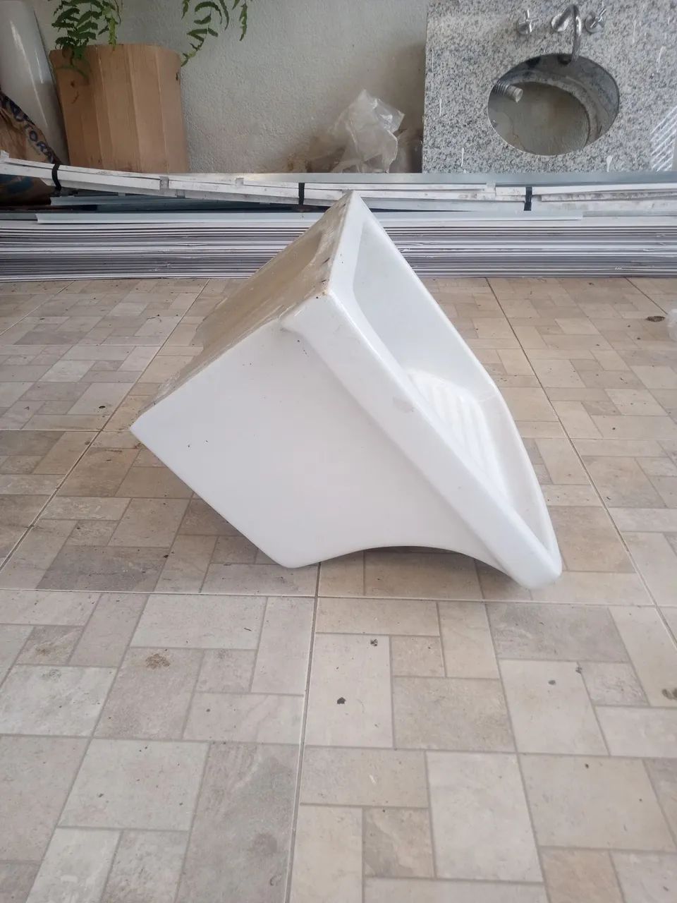 Tanque de louça celite. Com coluna 64840842587011121