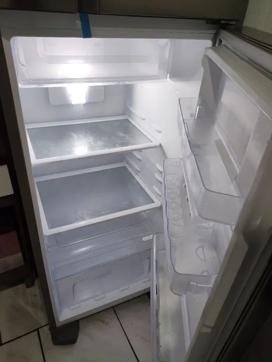 Geladeira Barbada Duplex Electrolux 220v 310l - Foto 6