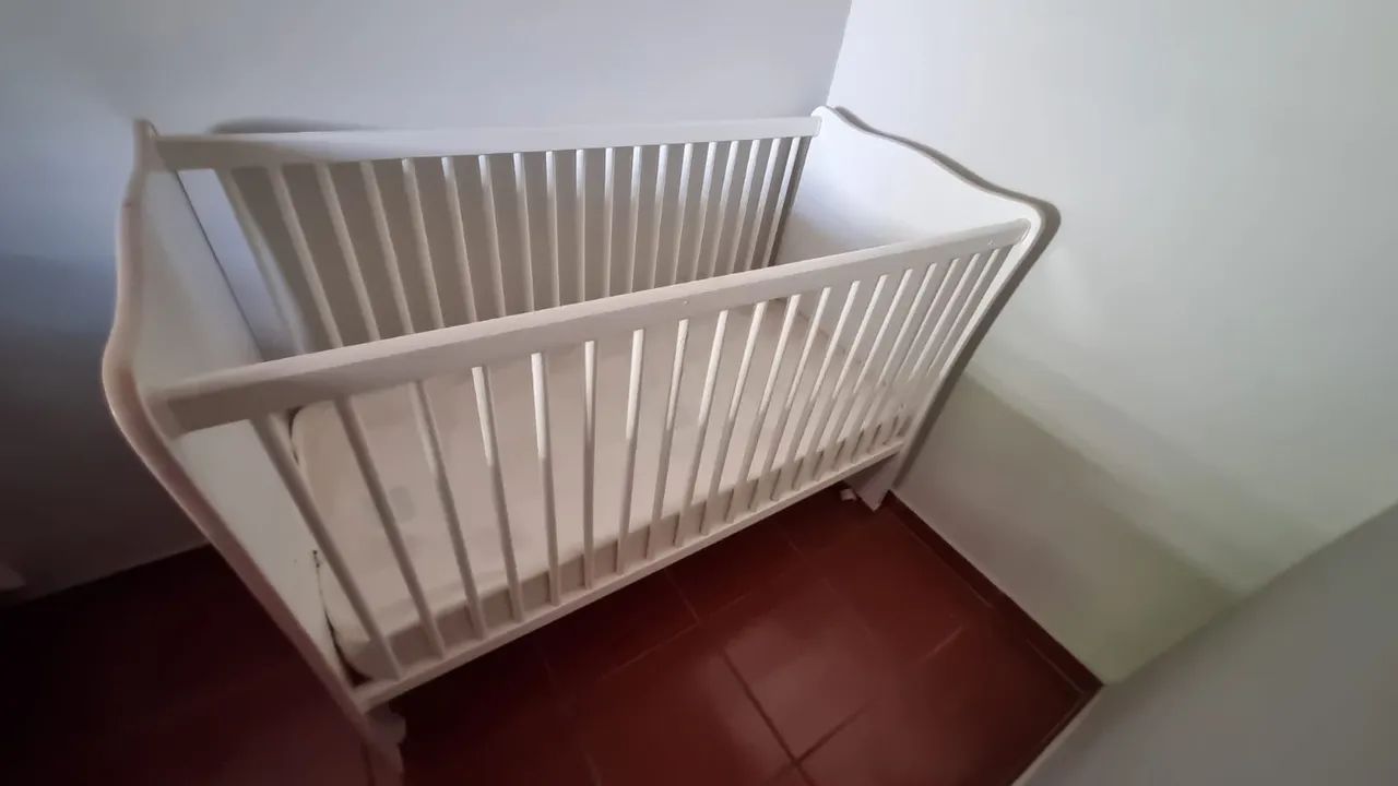 Berço Conservado Detalhe Rosa - Foto 2