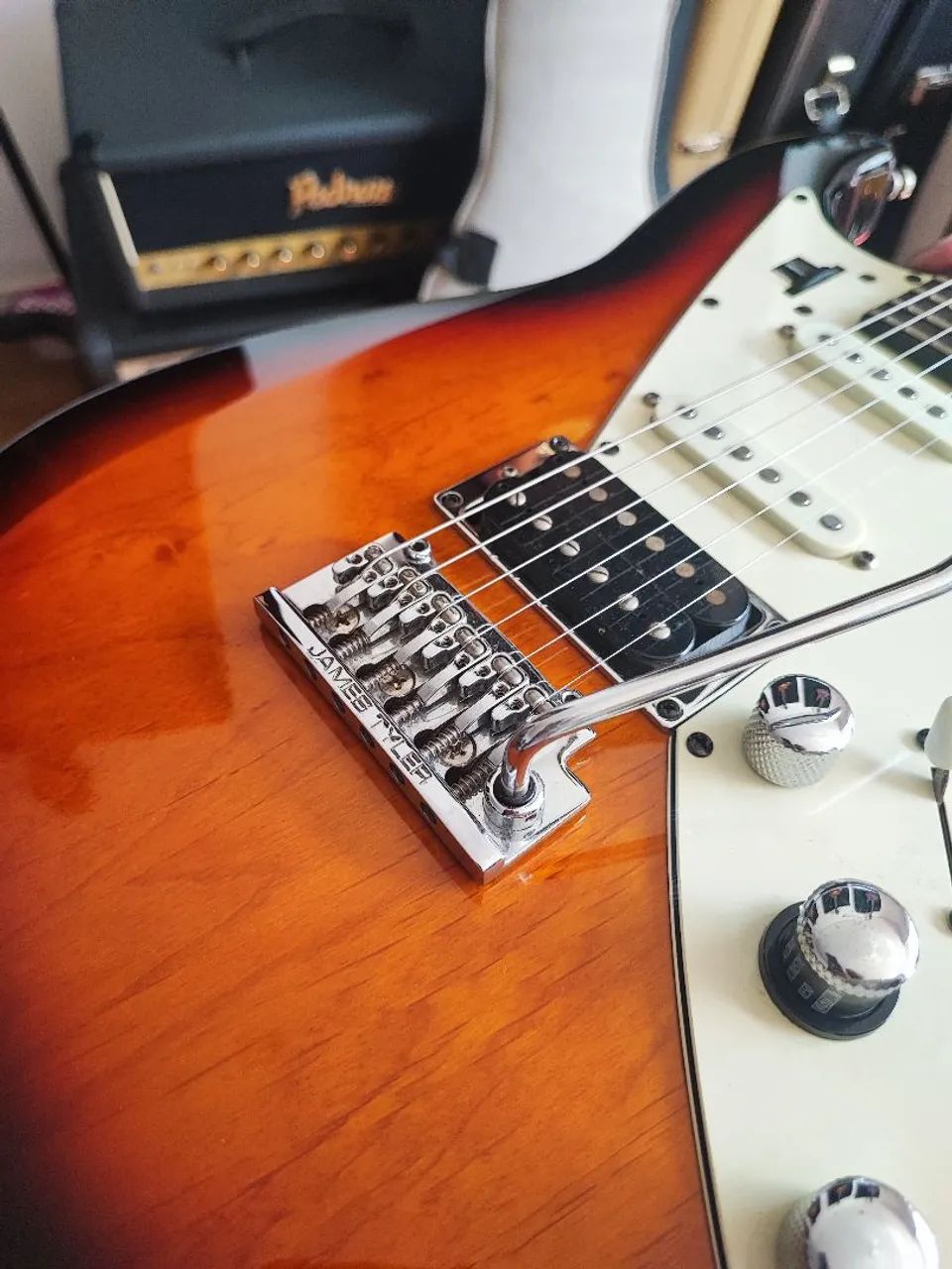 Guitarra Line 6 Variax JTV-69 - Instrumentos musicais - Paciência