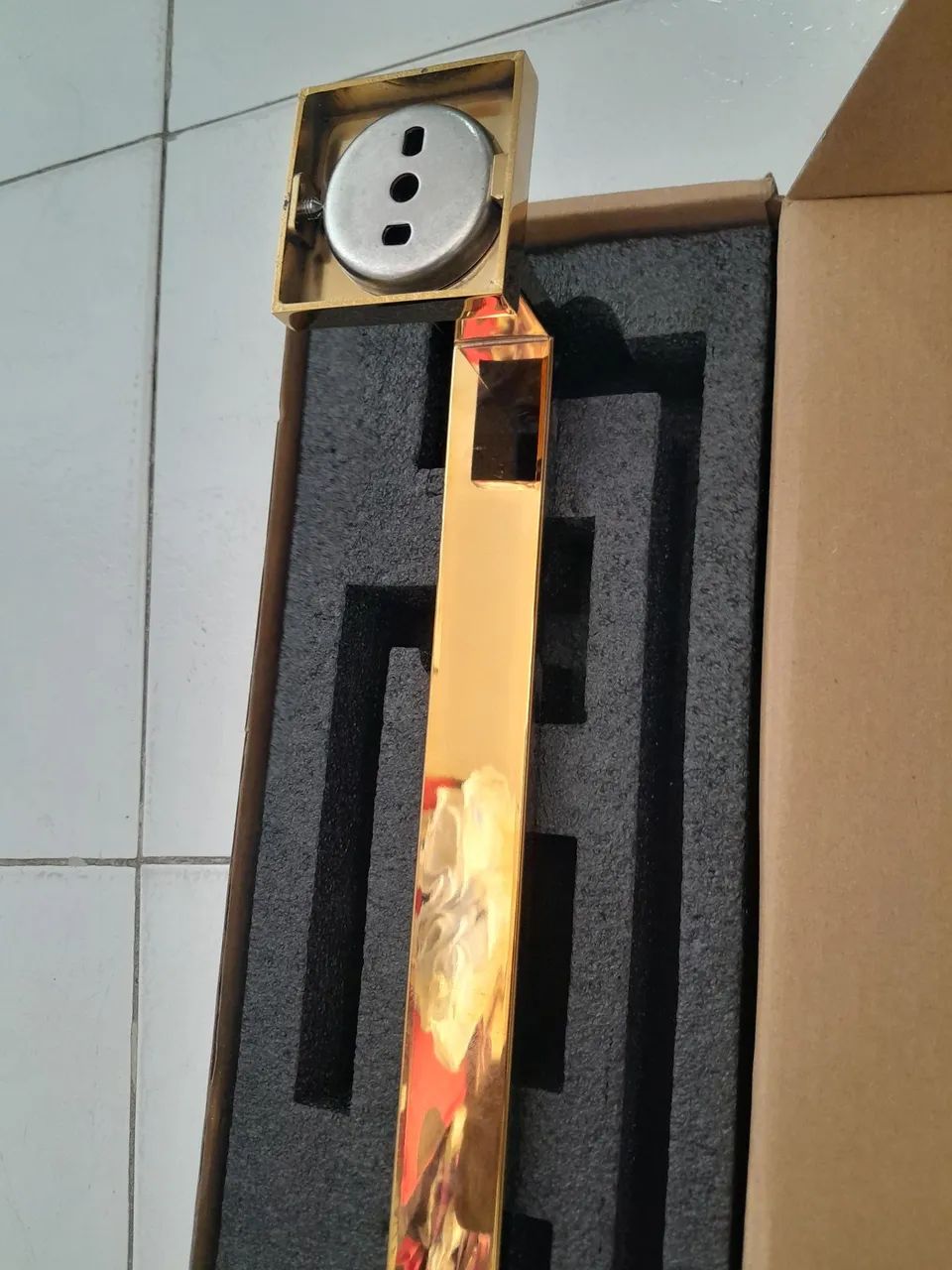 Porta toalha de metal dourado  - Foto 3