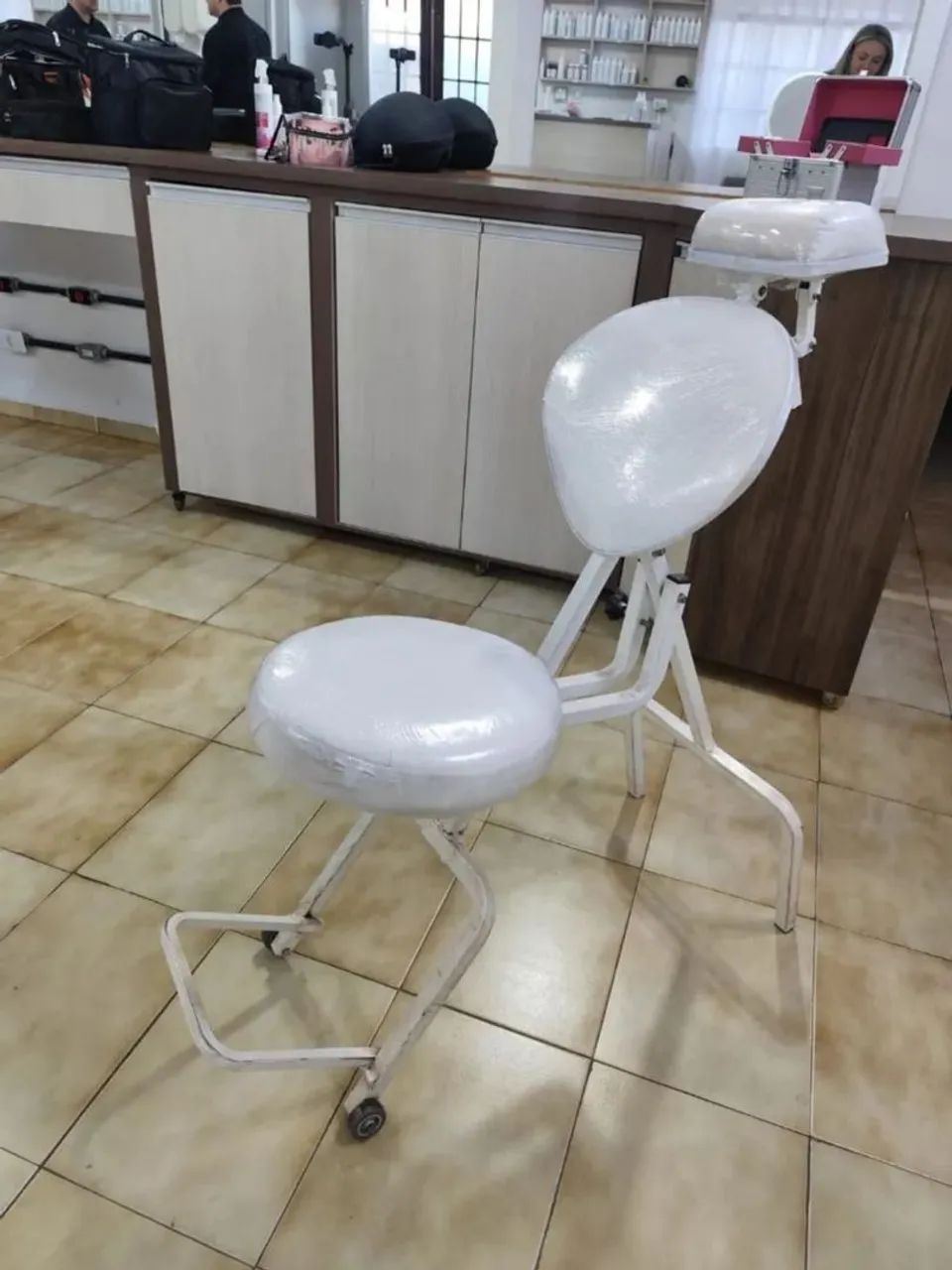 REFORMA DE  CADEIRAS:: SALÃO  - Foto 5