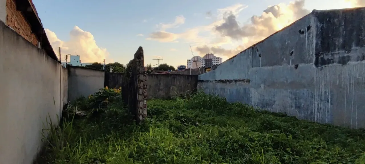 Vendo um terreno com 200 metros quadrados no bairro Antares em Maceió