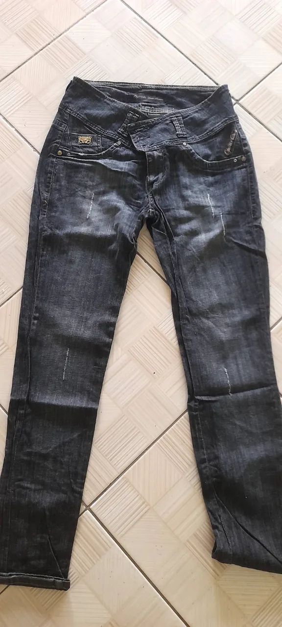 Calça  nova nunca foi usada 