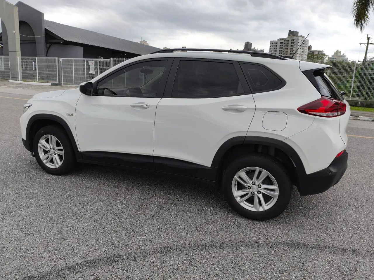 Chevrolet Tracker 1.0 Turbo 12V Flex Aut. (pcd) 2021 - Foto 3