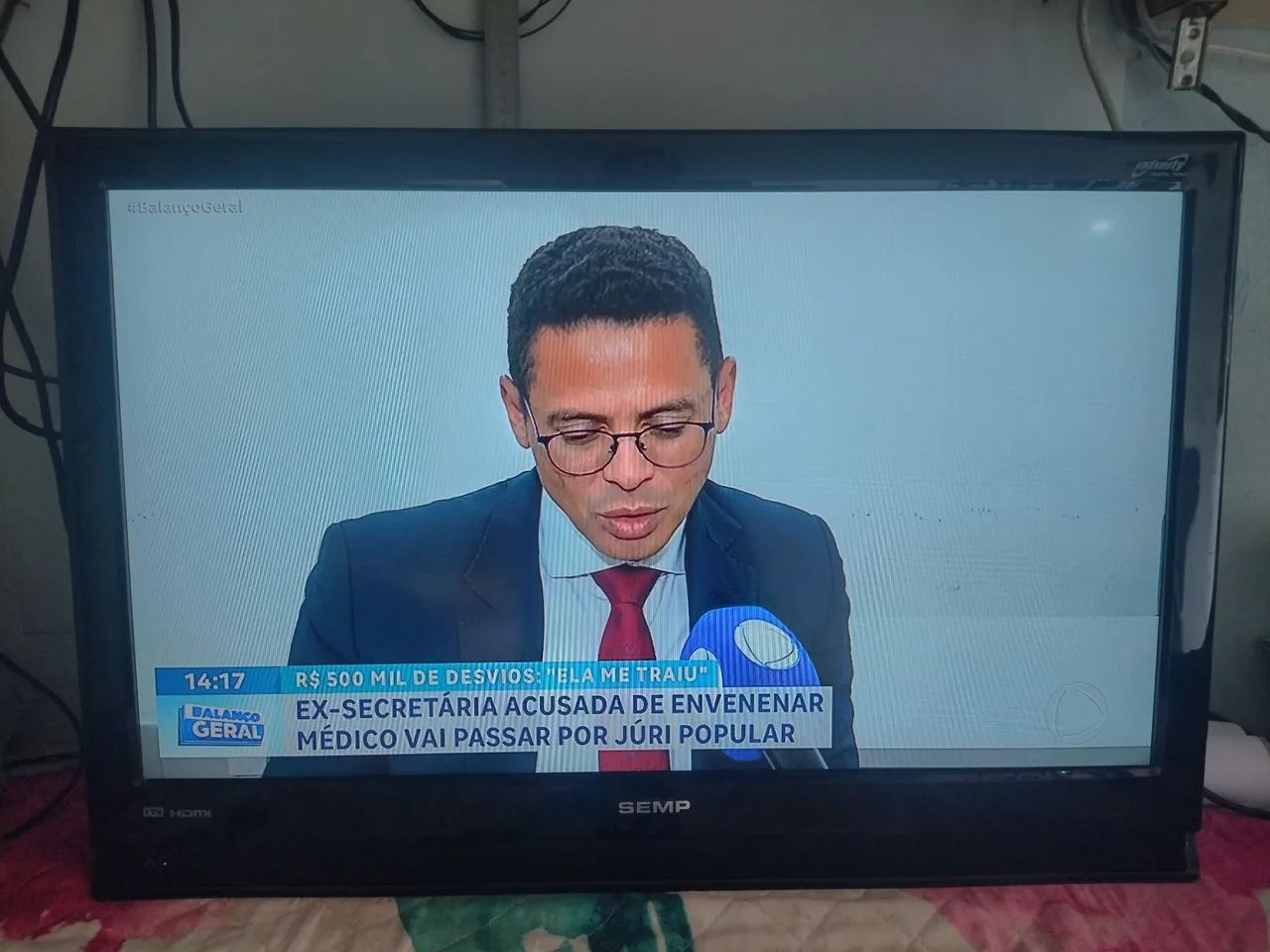 Tv. Semp LCD 32 polegadas não e Smart 