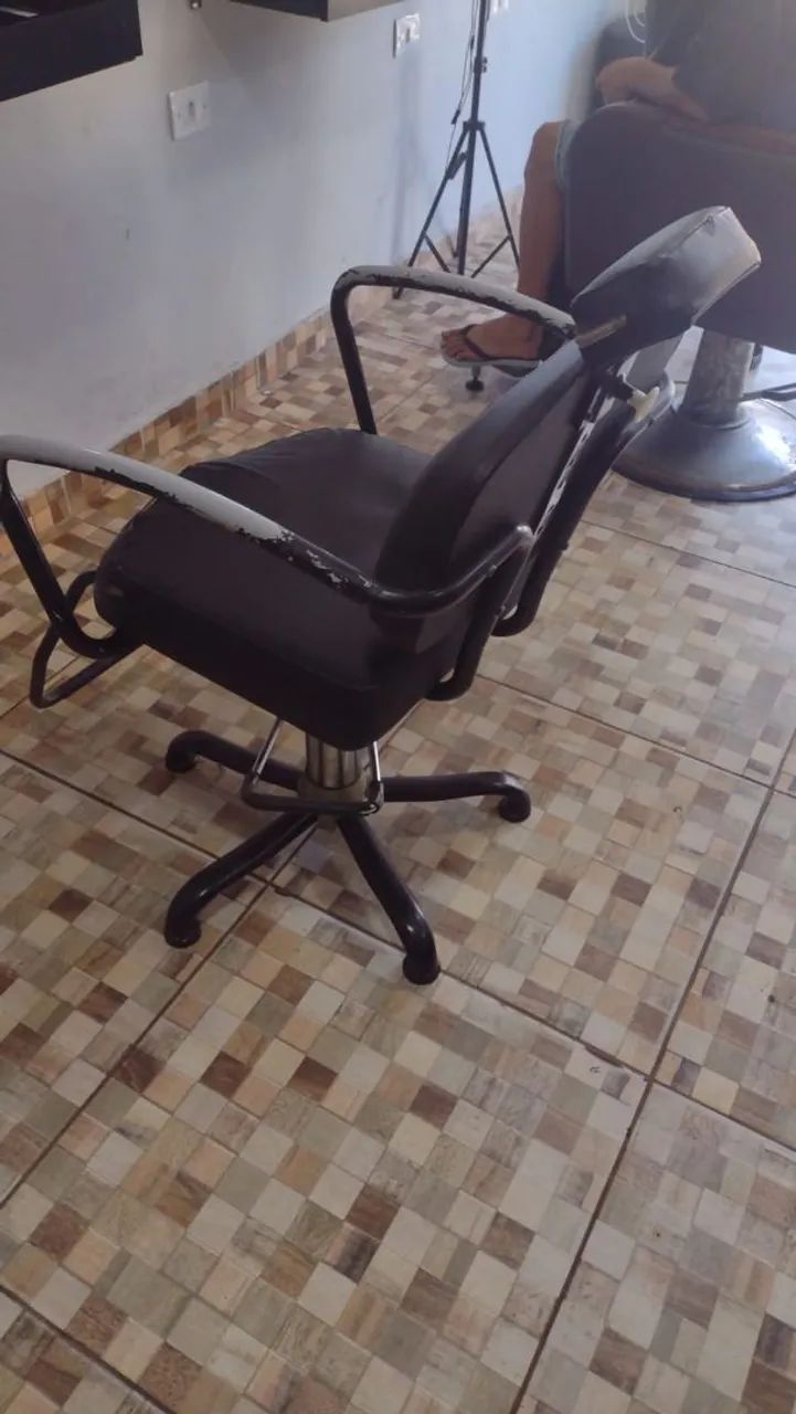 Cadeira barbeiro salão  - Foto 2