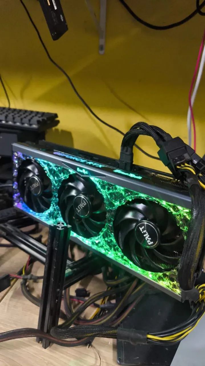 RTX 4090 24GB TRIPLE FAN GAMEROCK 