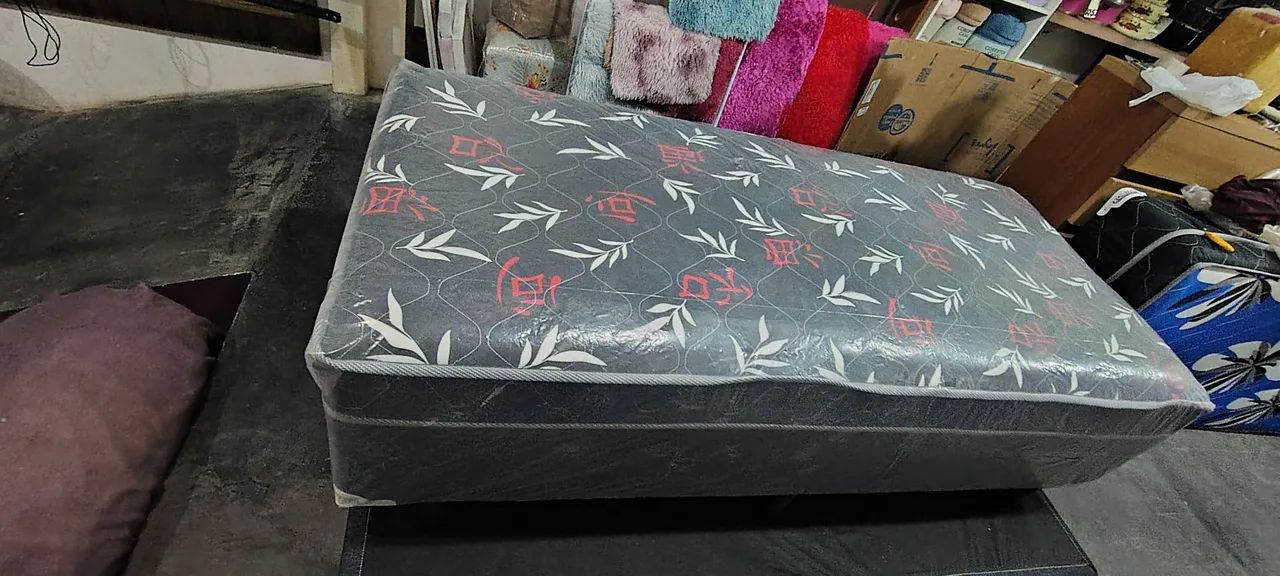 CAMA BOX SOLTEIRO DE MOLAS NOVA R$380 ENTREGA GRÁTIS  - Foto 2
