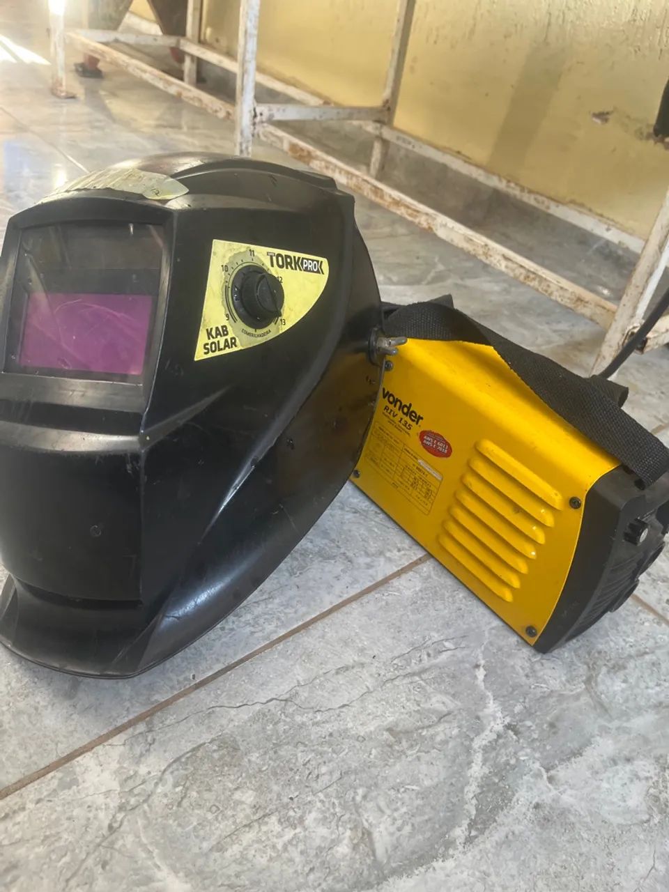 Máquina de solda vóder+ capacete automático aceito troca em célula 