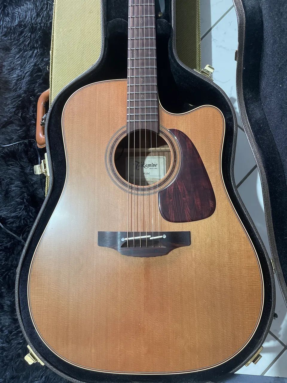 Takamine P3DC com case