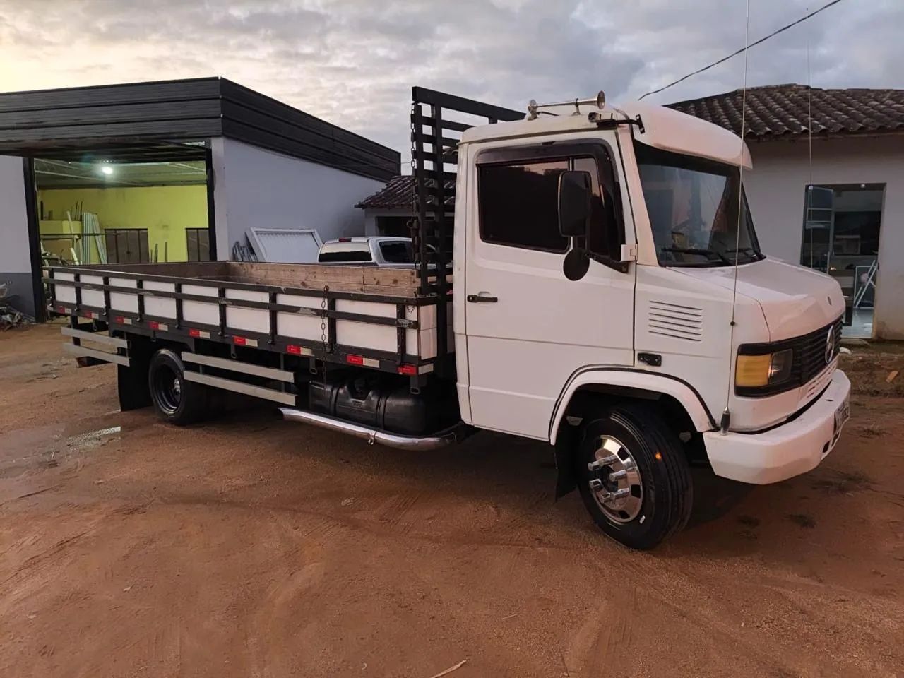 Vendo Mercedes Bens 710 - Foto 2
