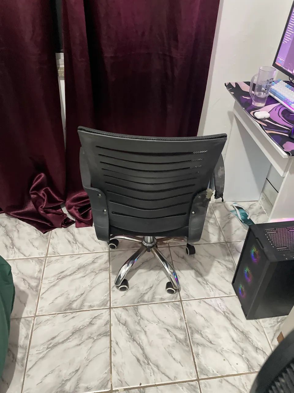 Cadeira de escritório - vendo e troco - Foto 2