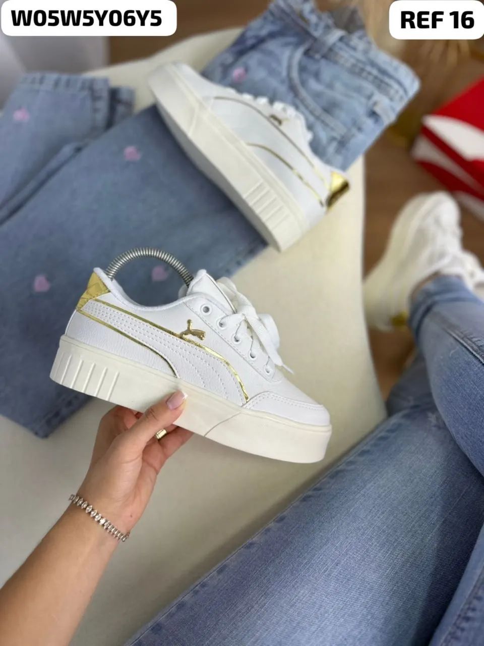 Tênis branco com dourado Puma