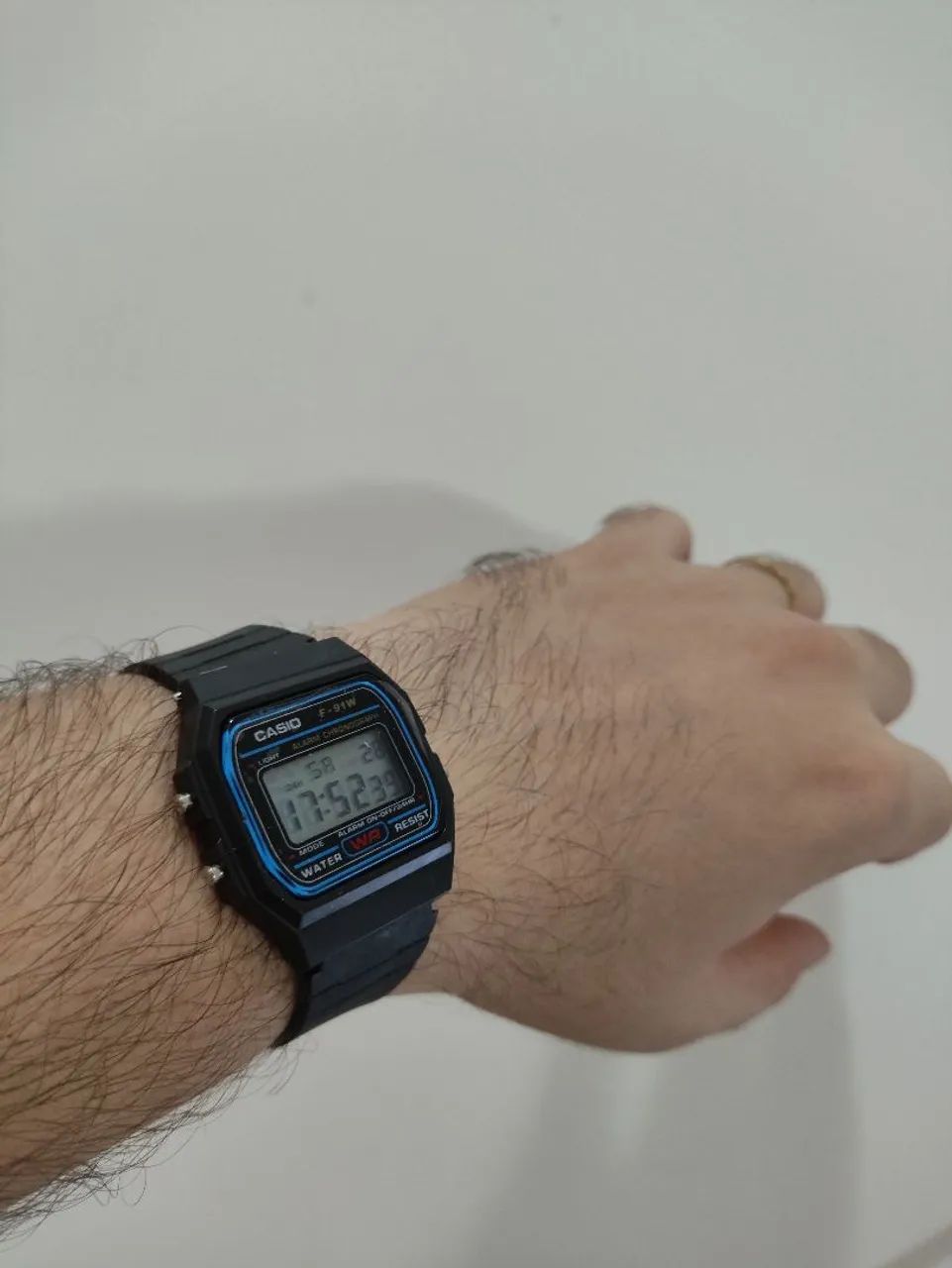 Relógio de borracha estilo Casio  - Foto 4