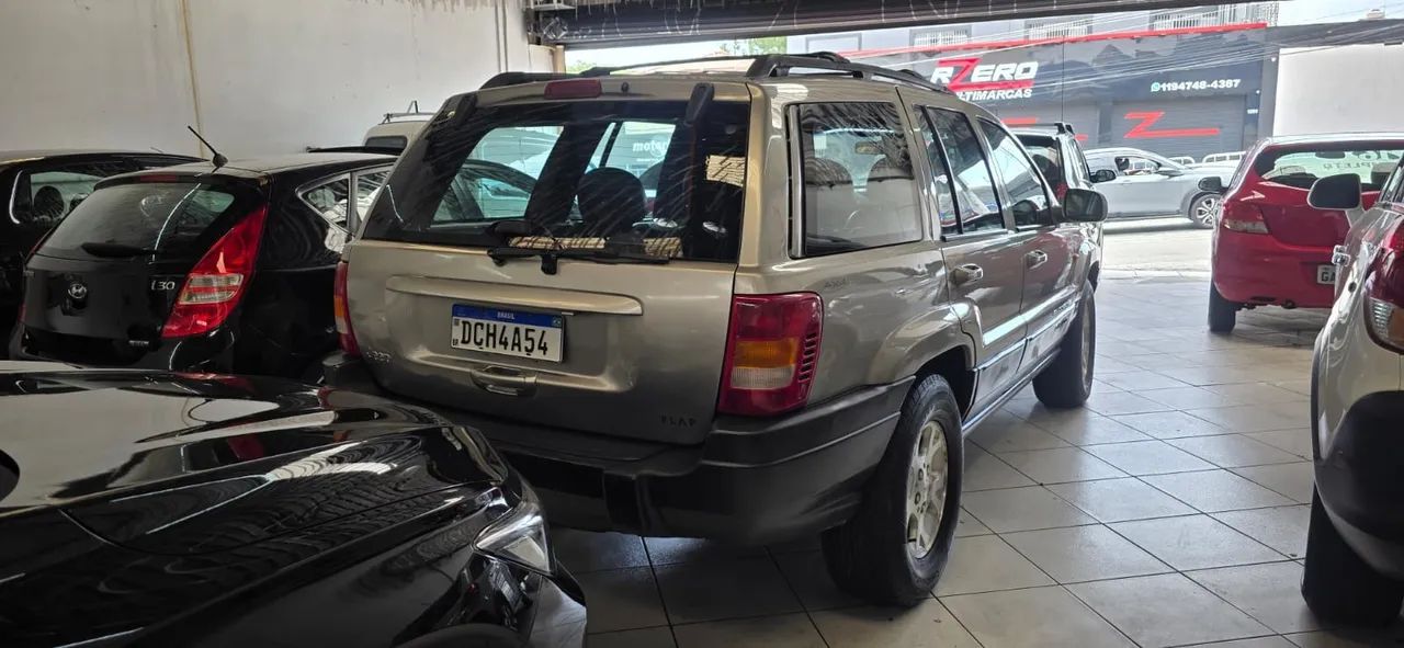 Jeep Cherokee Sport 3.7 4x4 V6 12V Aut., foto 4 de 10